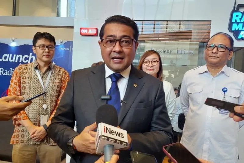 Menteri Ekonomi Kreatif Teuku Riefky Harsya