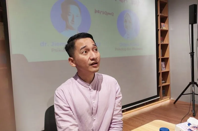 Psikiater dr. Jiemi Ardian Sp.KJ