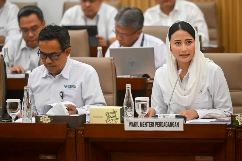 antarafoto-raker-kementerian-perdagangan-dengan-komisi-vi-dpr-1752473123-1