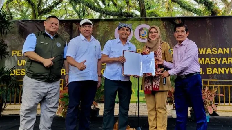 Menteri Kehutanan Raja Juli Antoni