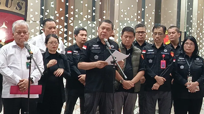 Konferensi Pers penetapan tersangka kasus dugaan korupsi pengadaan Chromebook