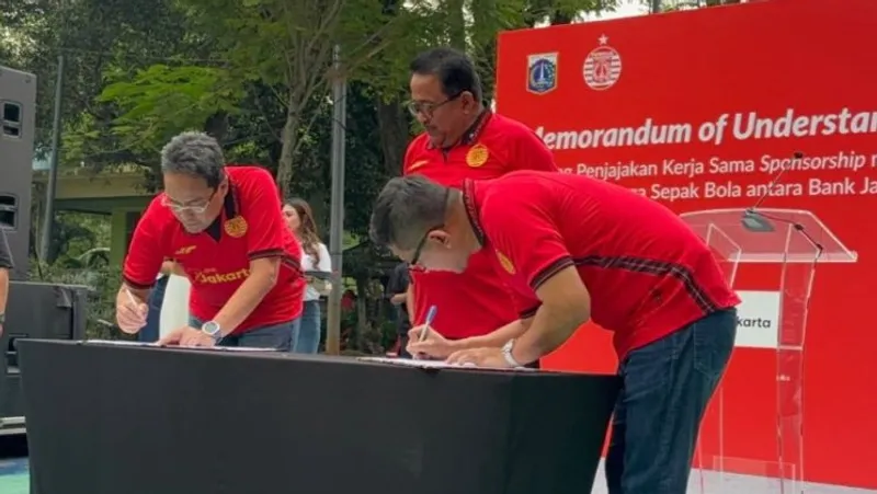 Penandatanganan kerja sama Bank Jakarta dan Persija 
