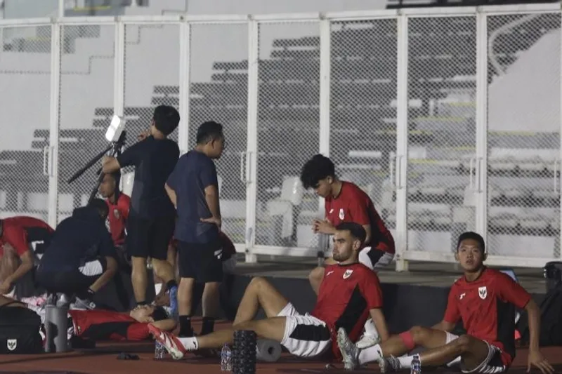 Pesepak bola Timnas Indonesia U-23 Jens Raven