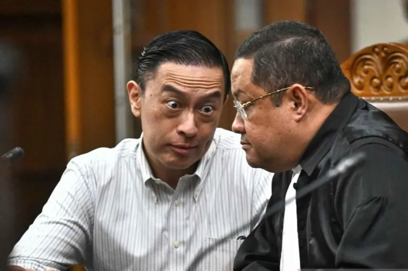 Terdakwa kasus dugaan korupsi impor gula, Thomas Trikasih Lembong atau Tom Lembong 
