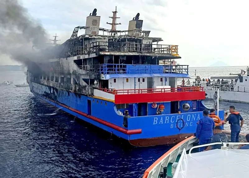 antarafoto-km-barcelona-5-terbakar-di-perairan-sulut-1753019291-1