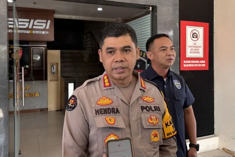 Kabid Humas Polda Jawa Barat Kombes Polisi Hendra Rochmawan