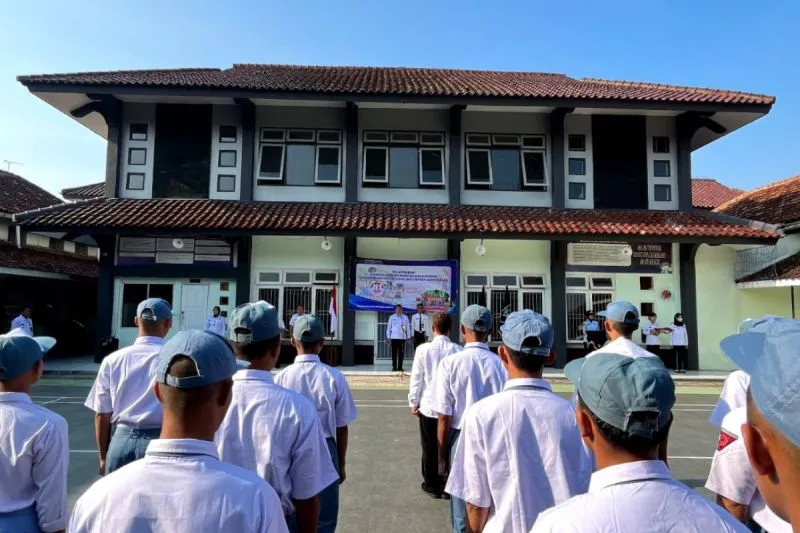 Upacara pemberian remisi bagi anak binaan dalam rangka peringatan Hari Anak Nasional 2025