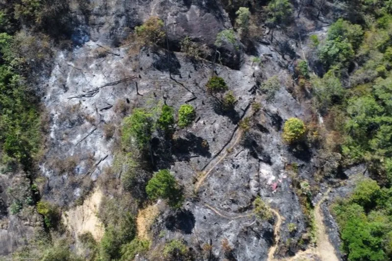 Foto udara kebakaran hutan dan lahan di Kabupaten Tanah Datar, Provinsi Sumatera Barat