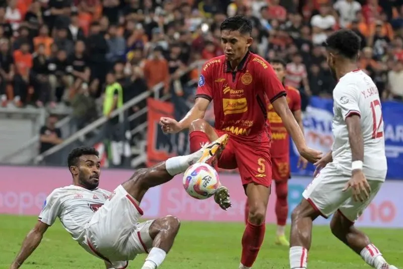 Pesepak bola Persija Jakarta Rizky Ridho