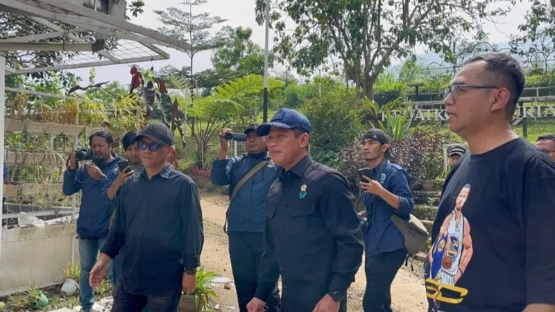 Menteri LH/Kepala Badan Pengendalian Lingkungan Hidup Hanif Faisol Nurrofiq