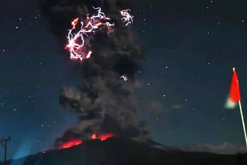 Erupsi Gunung Lewotobi Laki Laki