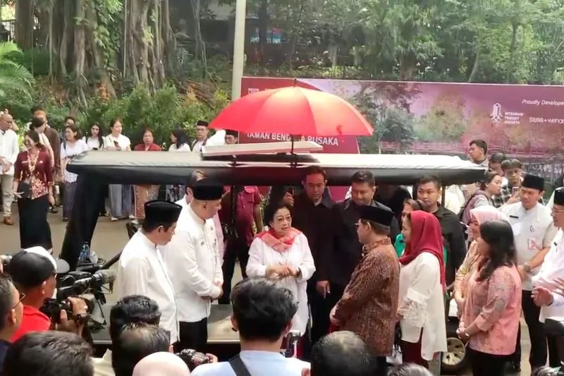 Presiden Ke-5 RI Megawati Soekarnoputri dan Gubernur DKI Pramono Anung 
