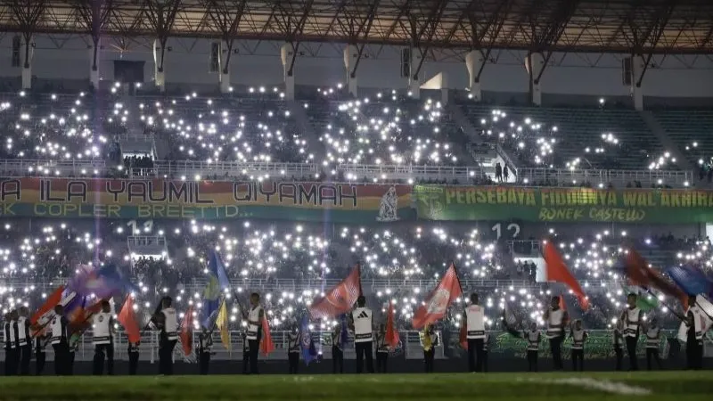 peserta BRI Super League 2025/2026 saat upacara pembukaan di Stadion GBT 