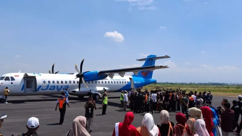 Pesawat miliki maskapai Fly Jaya 