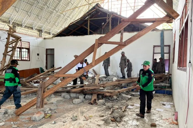 Kerusakan Gereja Elim akibat gempa magnitudo 6,0 mengguncang Kabupaten Poso