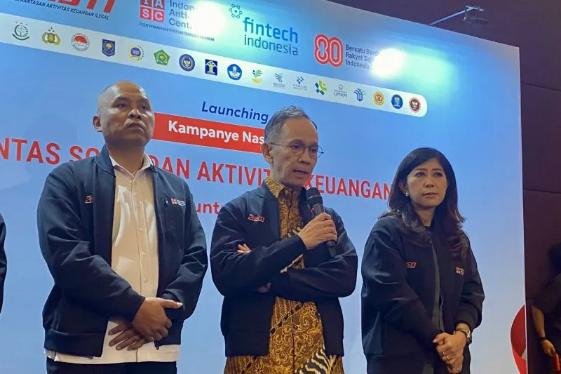 Ketua Dewan Komisioner OJK Mahendra Siregar 