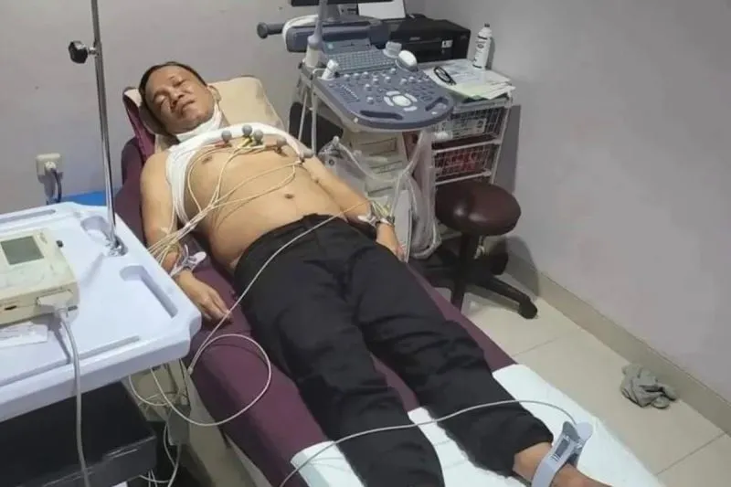 Foto Wakil Menteri Ketenagakerjaan Immanuel Ebenezer pakai EKG