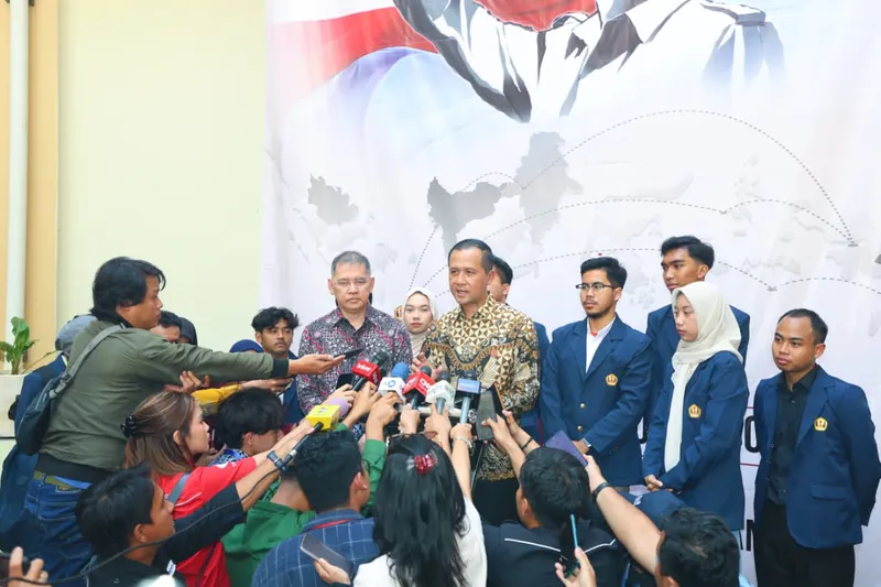 Menteri Transmigrasi, M. Iftitah Sulaiman Suryanagara