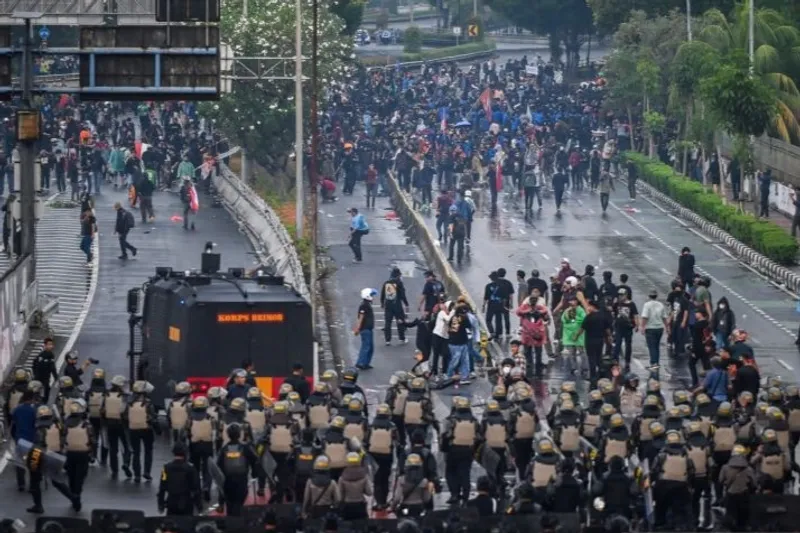 Suasana aksi 28 Agustus 2025 di kawasan Senayan