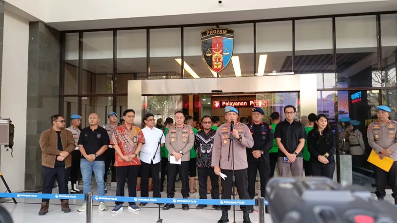 Divisi Profesi dan Pengamanan (Propam) Polri telah menetapkan tujuh anggota Brimob