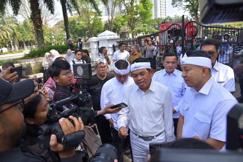 Gubernur Jawa Barat Dedi Mulyadi 