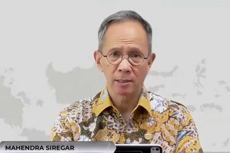 Ketua Dewan Komisioner OJK Mahendra Siregar