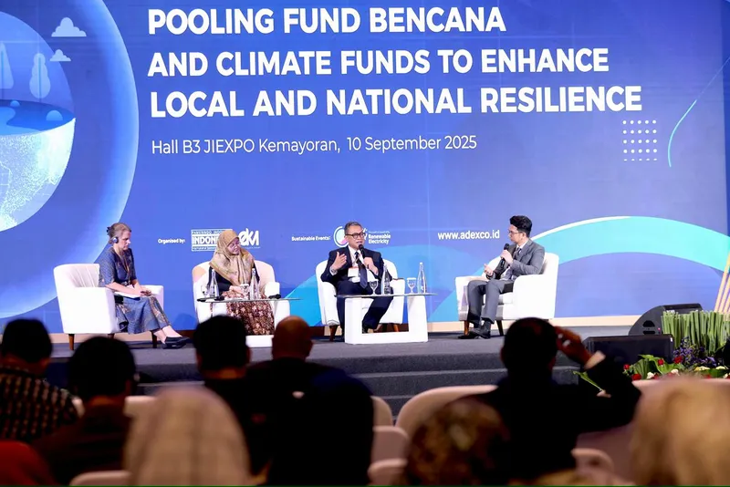 Sesi diskusi (Ki–Ka) Alanna Simpson, Ops Manager World Bank utk  Indonesia–Timor