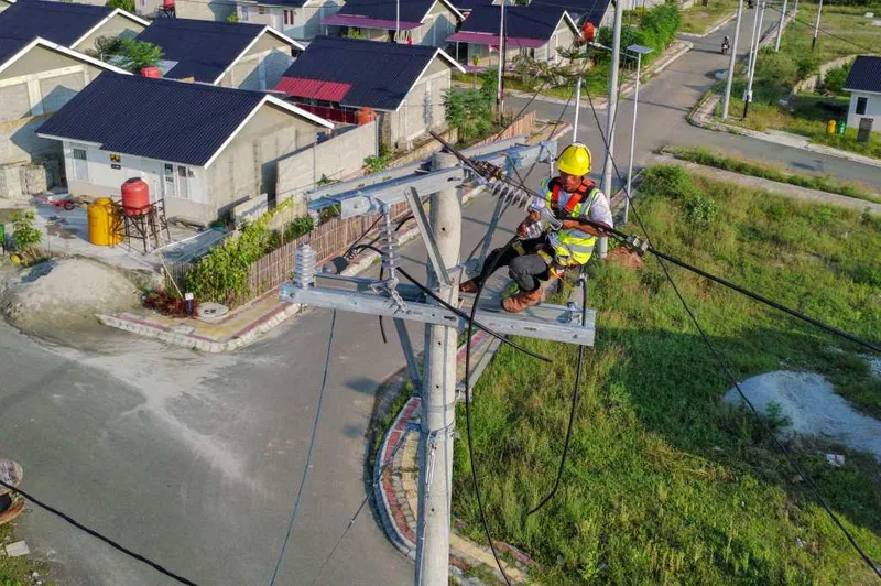 antarafoto-rasio-elektrifikasi-dan-desa-berlistrik-pln-di-sulteng-1758204774-1