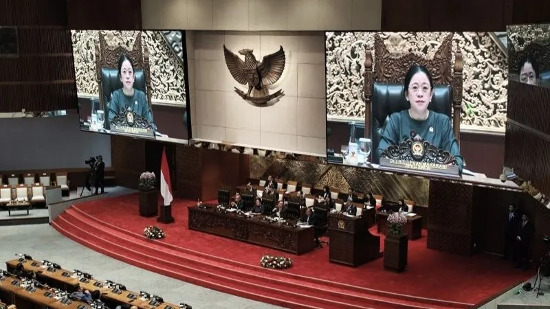 Ketua DPR RI Puan Maharani memimpin rapat paripurna 