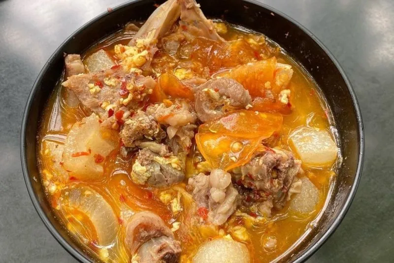 Kuliner seblak. Seblak merupakan salah satu makanan dengan cita rasa 
