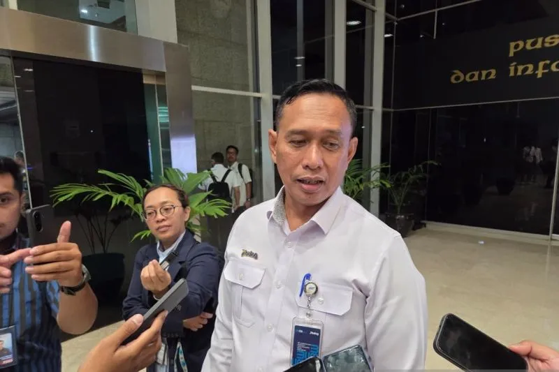 Direktur Utama Perum Bulog Ahmad Rizal Ramdhani