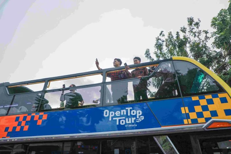 Rute bus "Open Top Tour of Jakarta" diresmikan oleh Wakil Gubernur (Wagub) Jakarta, Rano Karno