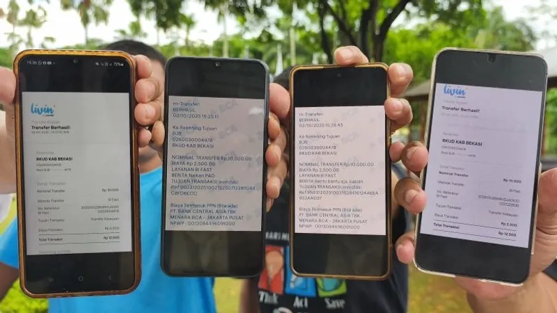 Bukti transfer sejumlah warga ke rekening kas umum daerah Kabupaten Bekasi