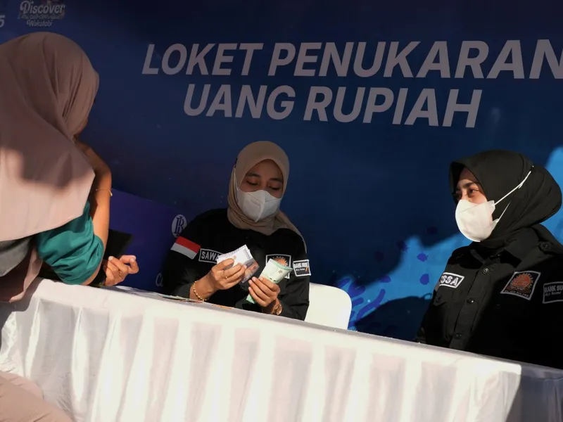 antarafoto-penukaran-uang-rupiah-di-wakatobi-wave-2025-1759585389-1