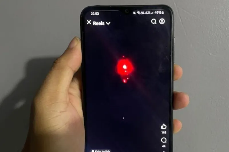 cuplikan video viral terkait fenomena suara dentuman keras dan bola api di cirebon