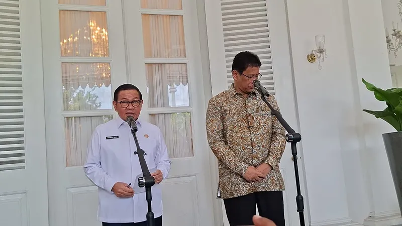 Menteri Keuangan Purbaya bersama Gubernur DKI Jakarta Pramono Anung