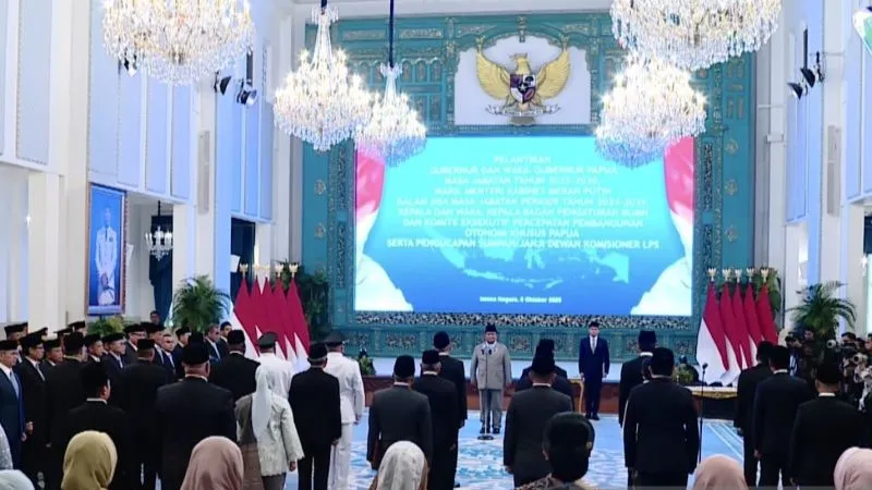 Presiden Prabowo Subianto melantik Dony Oskaria sebagai Kepala Badan Pengaturan BUMN