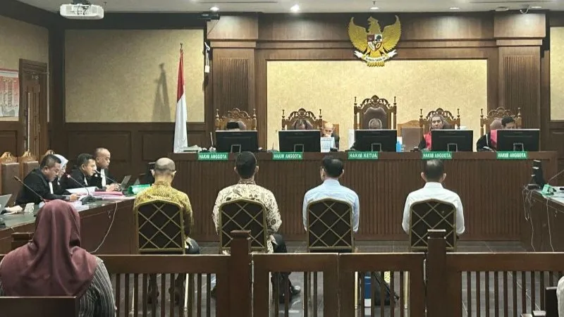 Empat terdakwa kasus dugaan korupsi tata kelola minyak mentah
