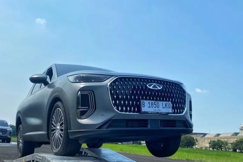 Chery Tiggo 9 CSH yang sedang diuji di Proving ground Bridgestone
