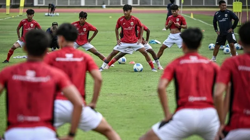 Sejumlah pesepak bola Timnas Indonesia U-17 mengikuti sesi latihan di GBK
