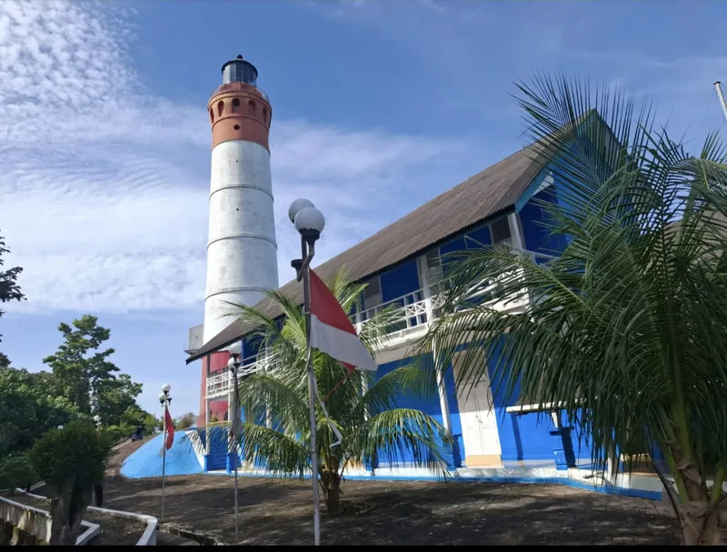 Mercusuar Willem’s Toren III di Pulau Breueh