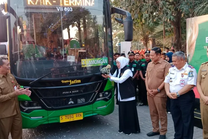 Gubernur Jatim Khofifah Indar Parawansa
