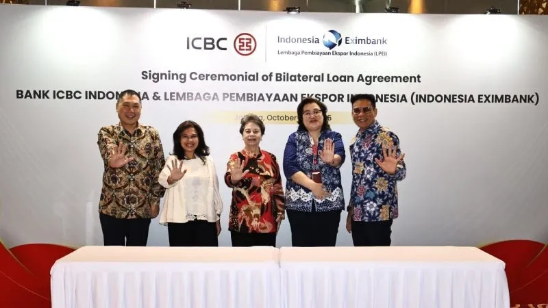Kepala Divisi Funding & Treasury LPEI Lianawaty Mihardja dan Director ICBC Indonesia Liu Hongbo