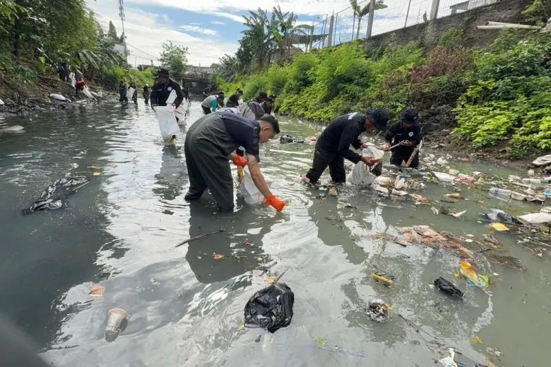 Gerakan Nasional Aksi Bersih Sampah 