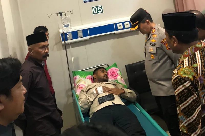 Kondisi Kepala dan relawan Satuan Pelayanan Pemenuhan Gizi (SPPG) Desa Sagoe