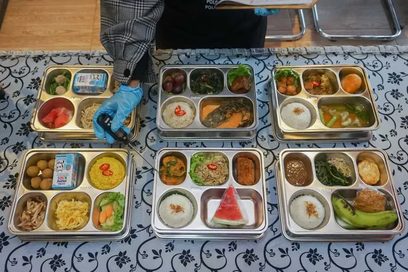 antarafoto-sppg-polres-batang-berencana-angkat-menu-makanan-khas-daerah-17620029