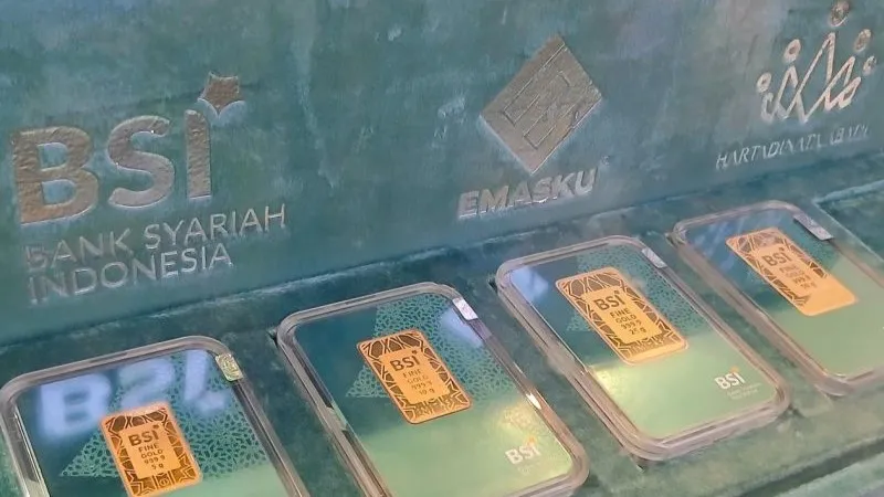 produk emas batangan pada gelaran Indonesia Sharia Economic Festival (ISEF) 2025