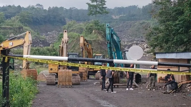Polri menyita alat berat yang digunakan dalam penambangan ilegal Merapi di Magelang