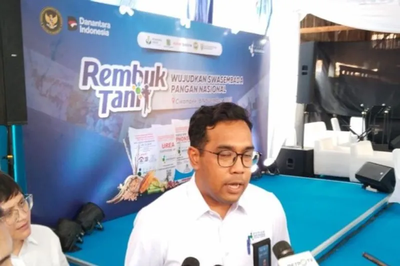 Sekretaris Perusahaan Pupuk Indonesia Yehezkiel Adiperwira