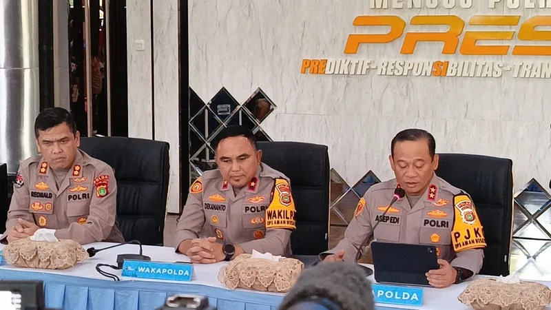 terkait tuduhan ijazah palsu mantan Presiden Joko Widodo, di Polda Metro Jaya